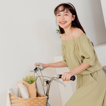 Round Off-Shoulder Elastic Hem Top