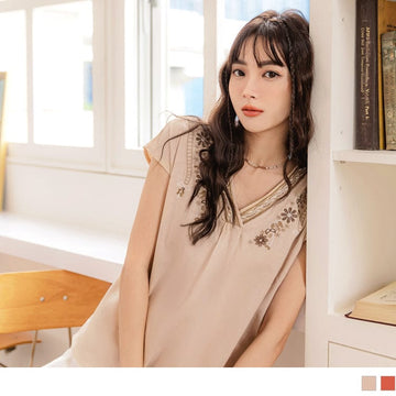V-NECK EMBROIDERED BATWINGS SLEEVE TOPS