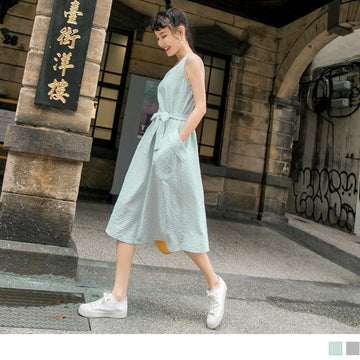 WEEKEND X OB DESIGN CHECKED SLEEVELESS DRESS
