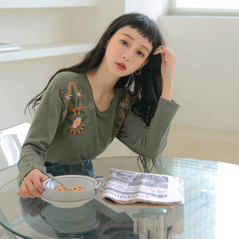 Floral Embroidery Long Sleeve Knit Top AB16480