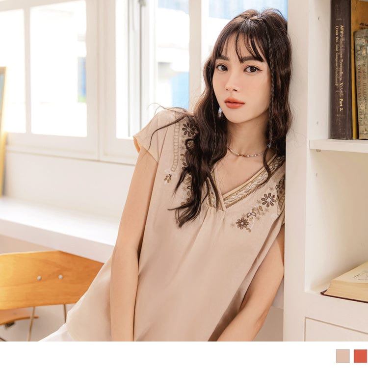 V-NECK EMBROIDERED BATWINGS SLEEVE TOPS